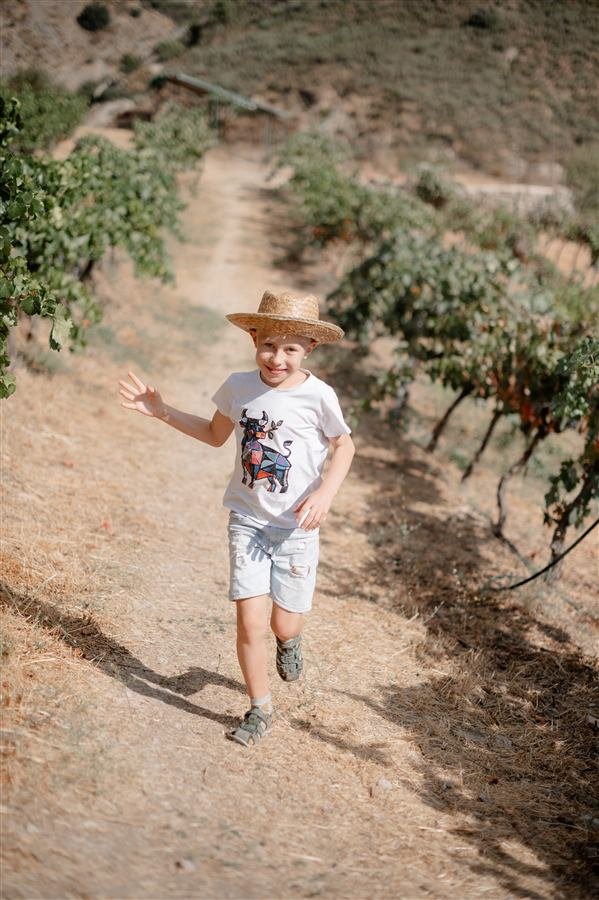A family afternoon at the vineyard