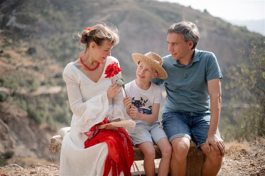 A family afternoon at the vineyard