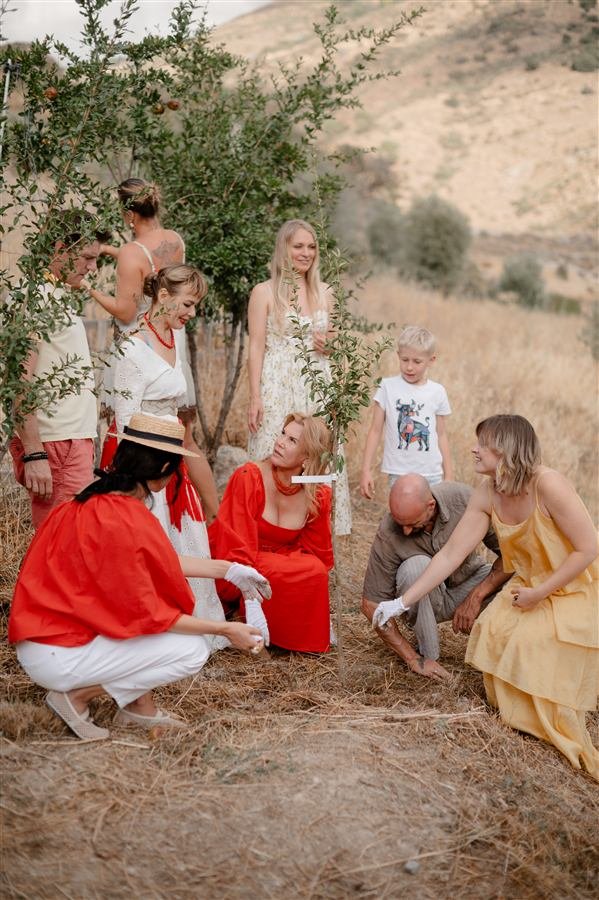 A family afternoon at the vineyard