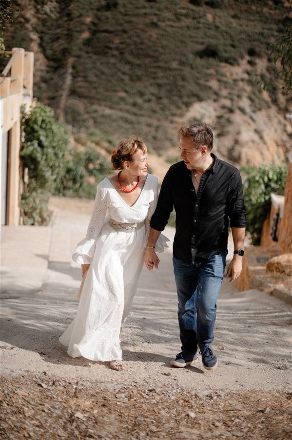 Guests enjoying an afternoon at the finca